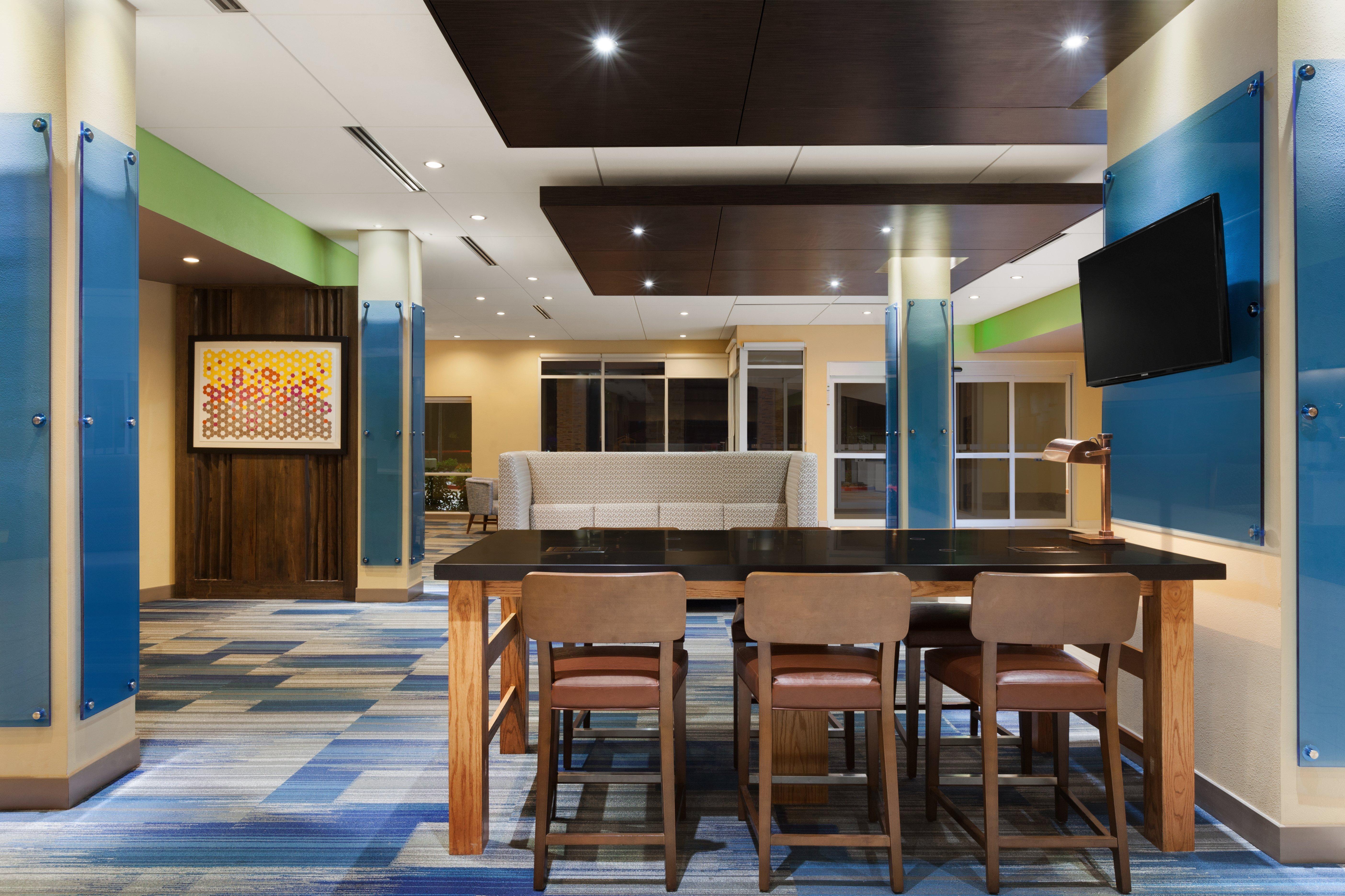Holiday Inn Express & Suites Edinburg- Mcallen Area By Ihg Екстериор снимка